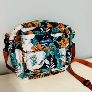 Small kavu crossbody